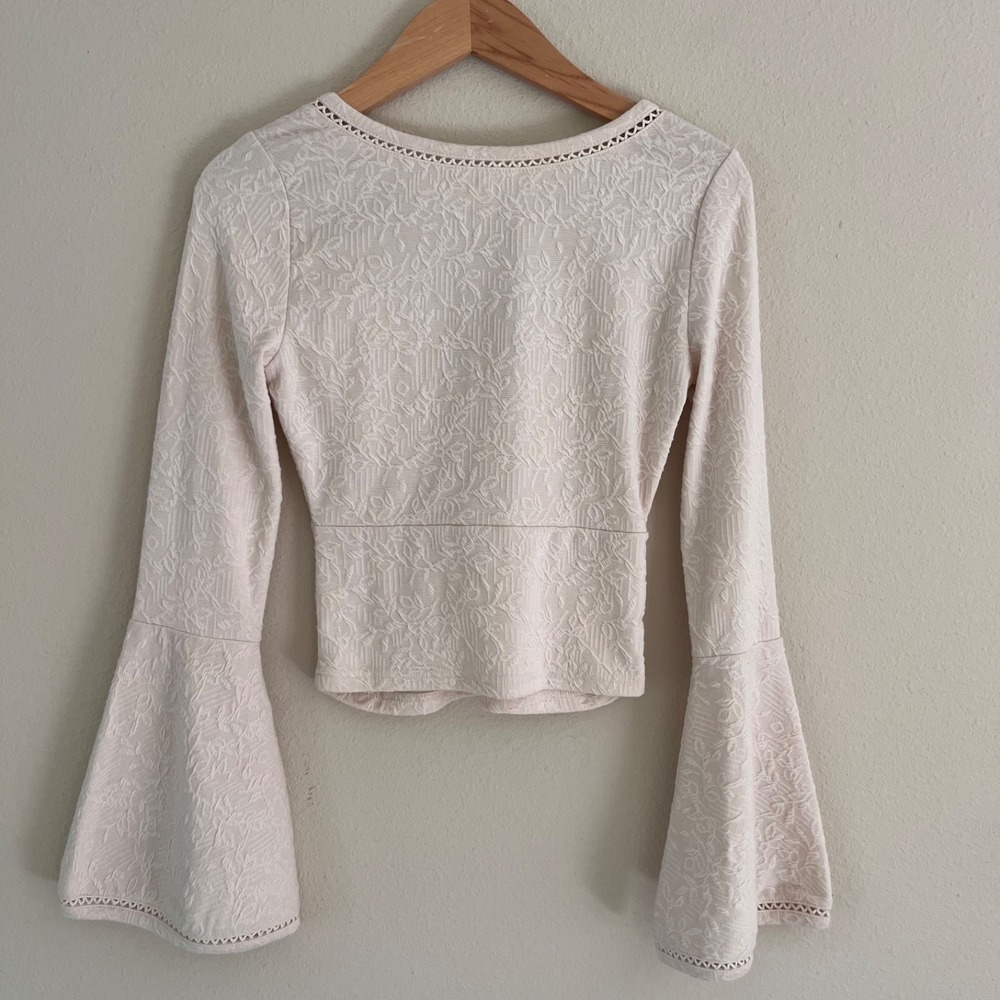 Shyanne Top XS Cream Textured Knit Bell Sleeve Boho Western Festival Romantic - Picture 3 of 8